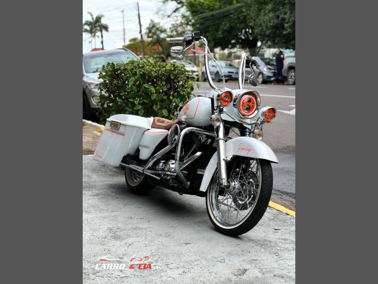 HARLEY-DAVIDSON - ROAD KING - 2007/2007 - Branca - R$ 89.900,00