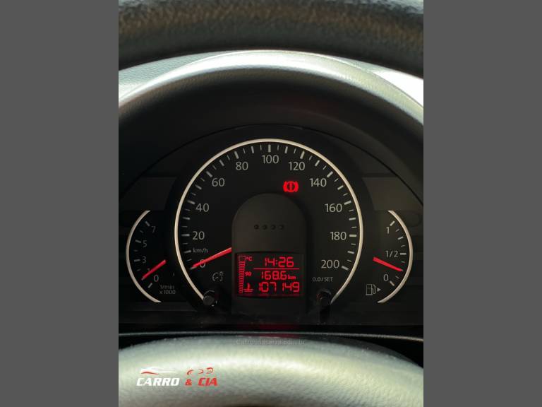VOLKSWAGEN - FOX - 2010/2010 - Branca - R$ 35.900,00