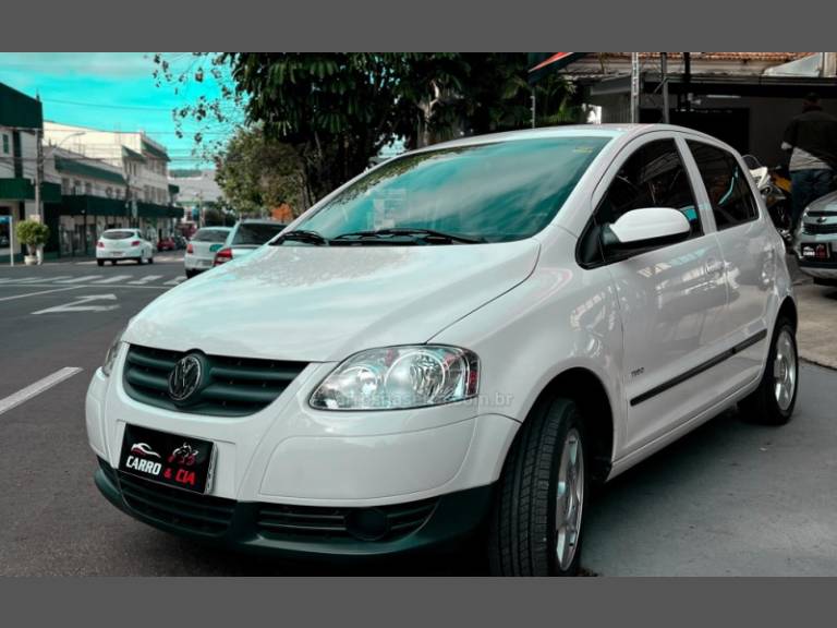 VOLKSWAGEN - FOX - 2010/2010 - Branca - R$ 35.900,00